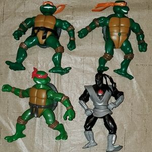 2 Michaelangelo, 1 Raphael, 1 Foot Soldier Action